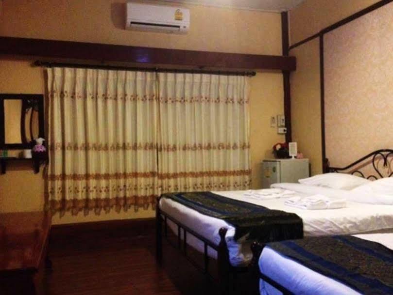 The Old Chiangkhan Boutique Hotel Csiangkham Kültér fotó